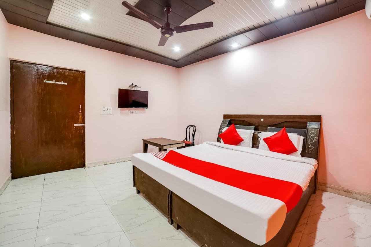 Oyo 70288 Happy Dhaba Hotel Sonipat Bagian luar foto
