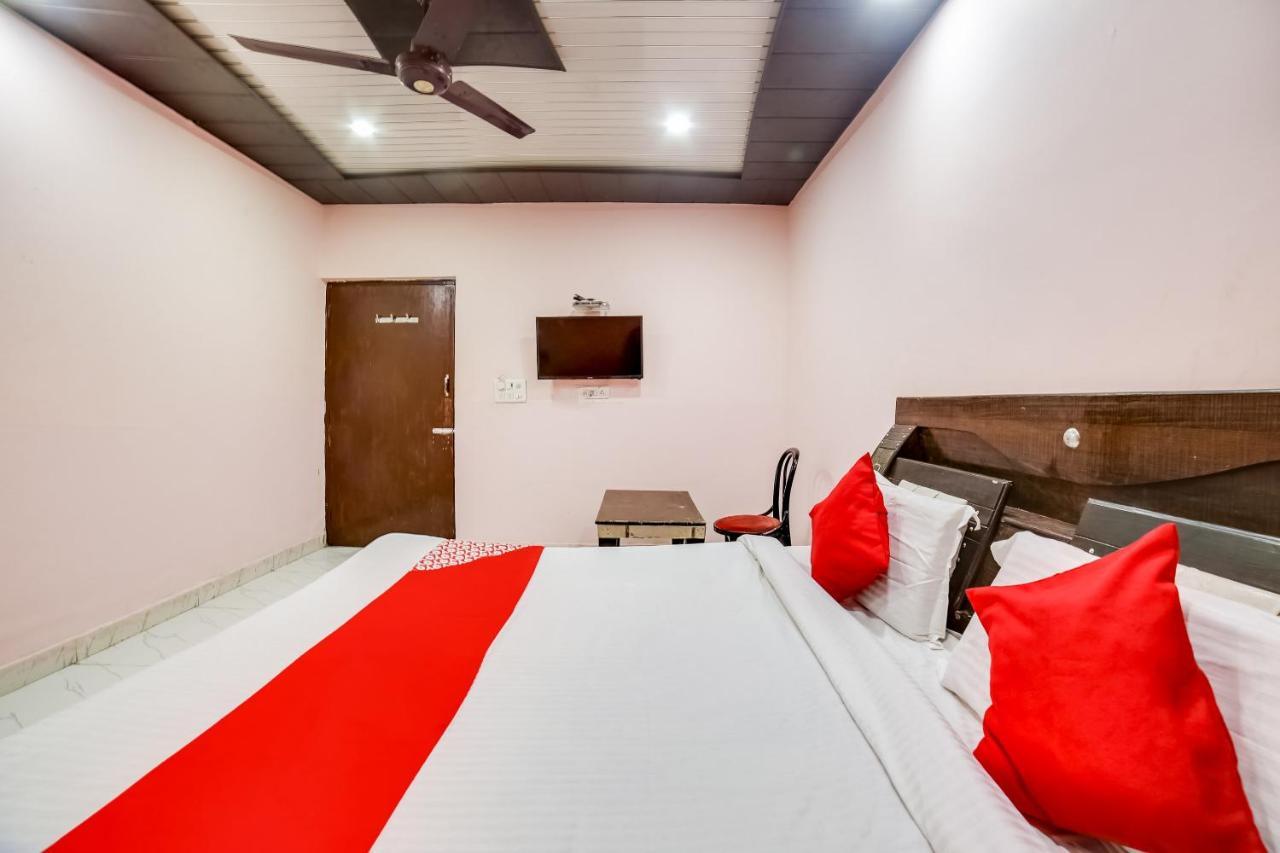 Oyo 70288 Happy Dhaba Hotel Sonipat Bagian luar foto