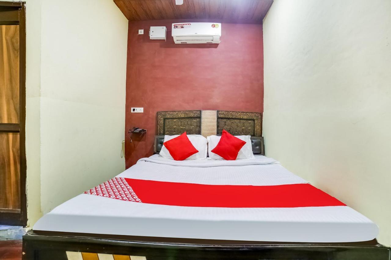 Oyo 70288 Happy Dhaba Hotel Sonipat Bagian luar foto